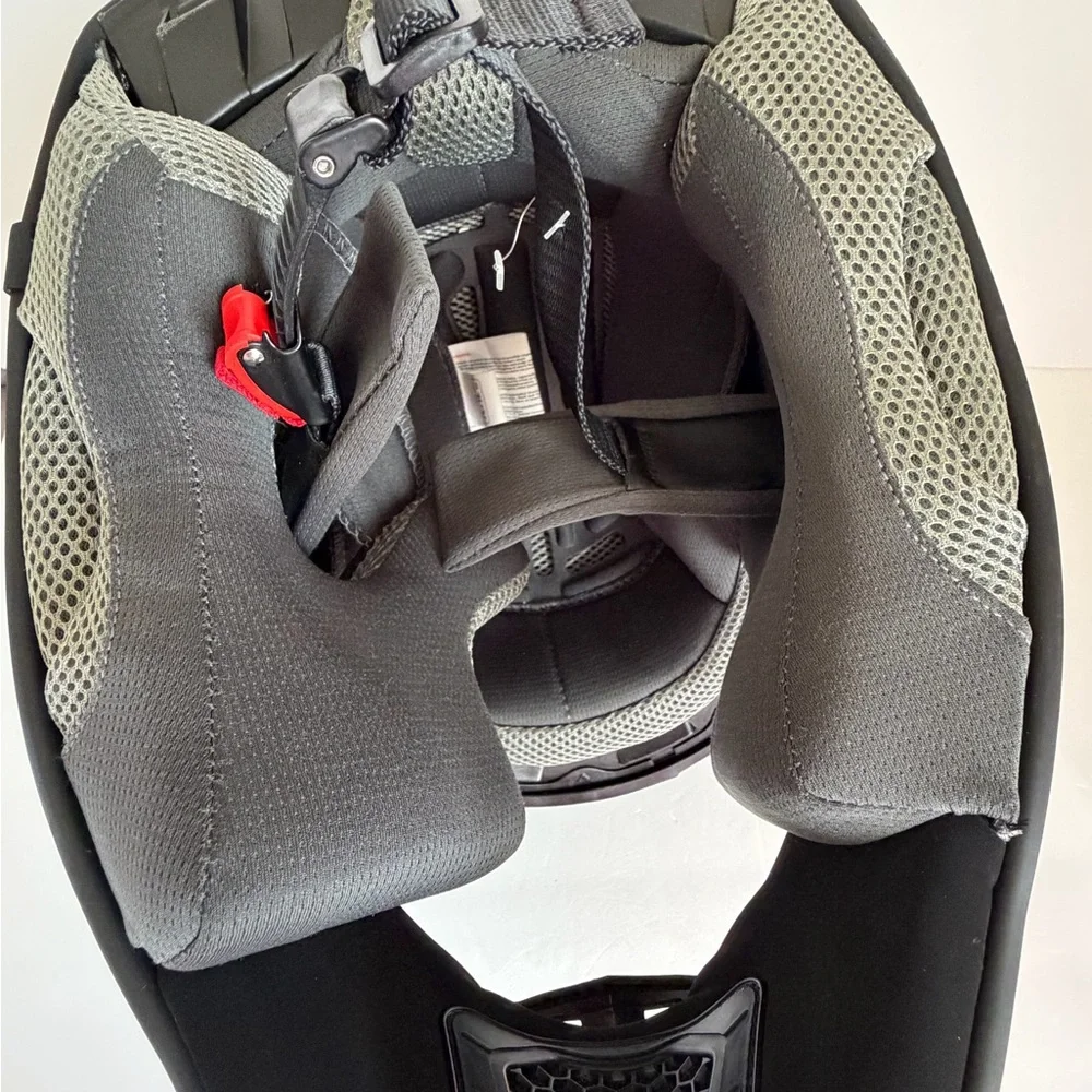 Matte Black Full-Face VR/AR Protective Helmet Cover - Black